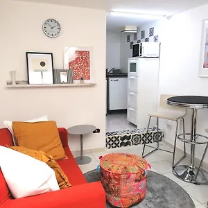 Mercanti Attic Version , Milán Italia